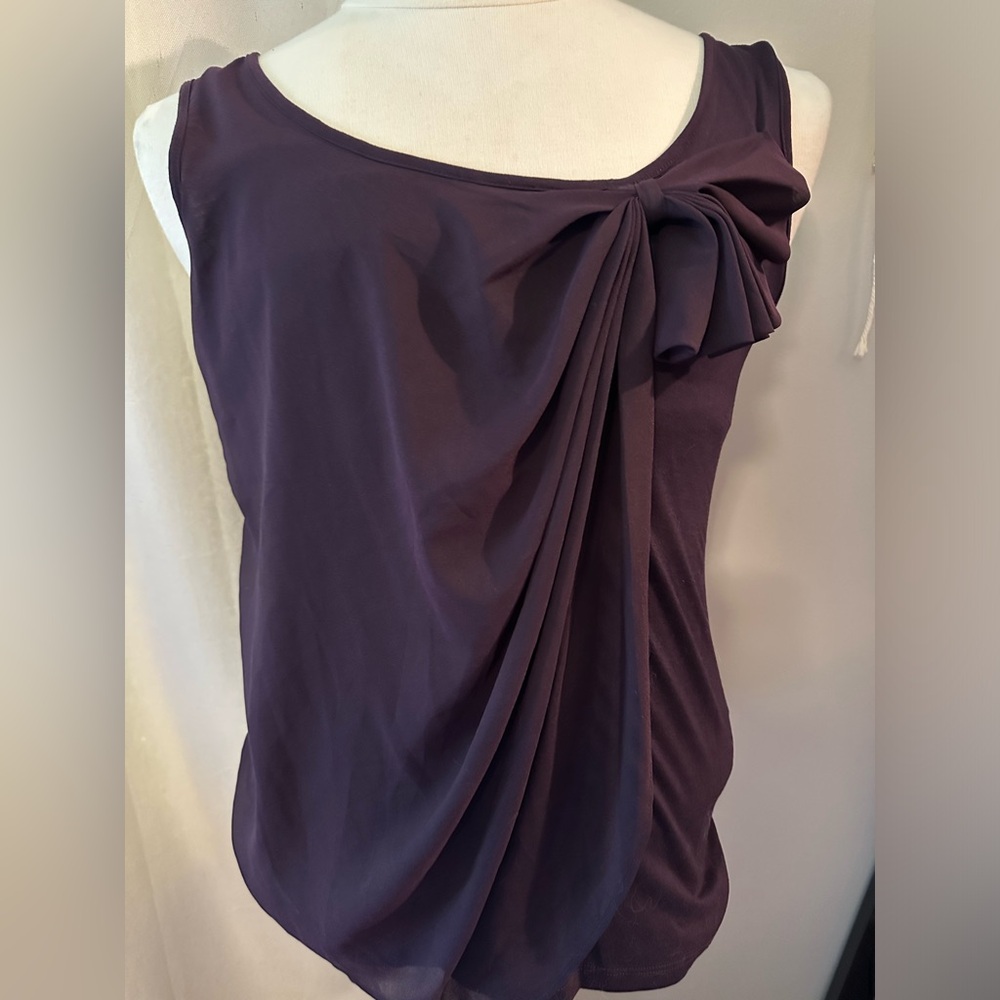 Gap Purple tank with bow side sweep
